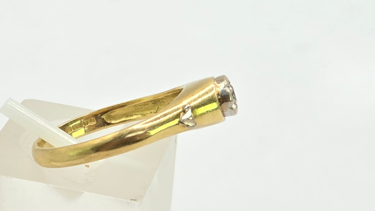 Vintage: 18ct Yellow Gold Diamond 0.05ct Solitaire Ring with White Gold Decals — From 1982