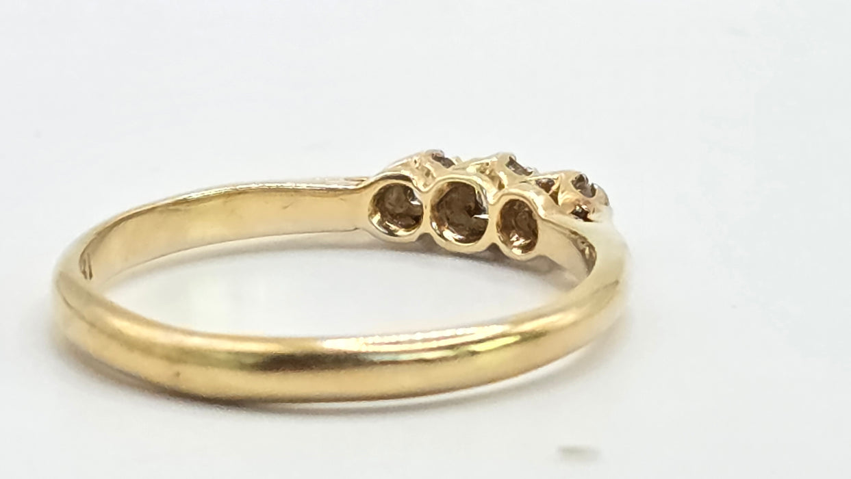 Vintage: 18ct Yellow Gold & Platinum Diamond 0.16ct Trilogy Ring
