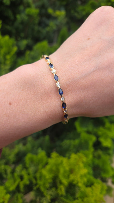 Vintage: 18ct Yellow Gold Sapphire 2.00ct & Diamond 0.36ct Half Hoop Bangle