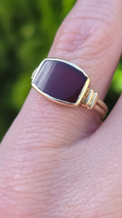 Vintage: 14ct Yellow Gold Garnet Signet Ring