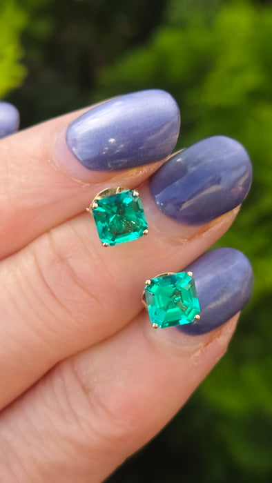 Vintage: 9ct Yellow Gold Demantoid Garnet Stud Earrings