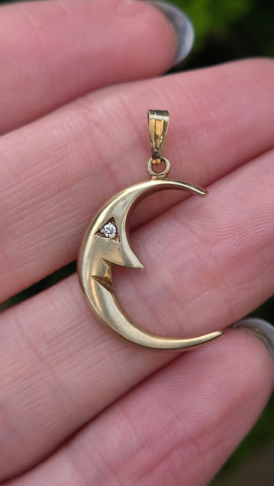Vintage: 9ct Yellow Gold Man in the Moon Crescent Pendant — From 1993