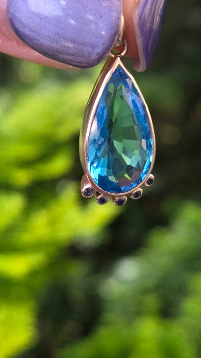 Vintage: 9ct White Gold Swiss Blue Topaz & Sapphire Pendant