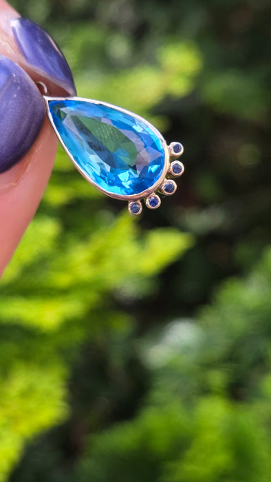 Vintage: 9ct White Gold Swiss Blue Topaz & Sapphire Pendant