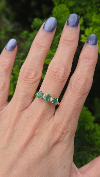 Vintage: 9ct Yellow Gold Emerald & Diamond Dress Ring