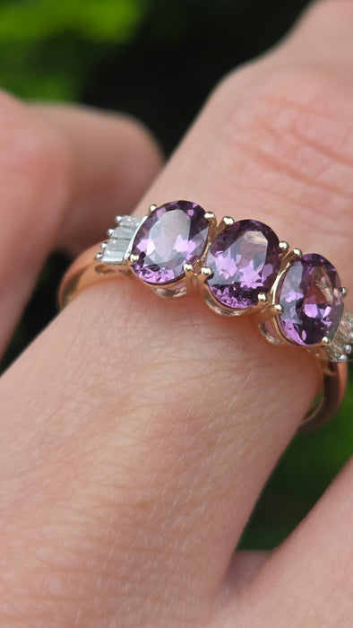 Vintage: 9ct Yellow Gold Purple Spinel & Diamond Trilogy Ring