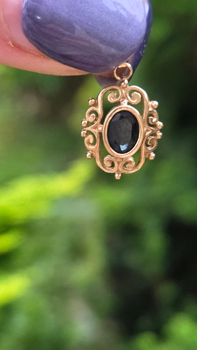 Vintage: 9ct Yellow Gold Sapphire Scrollwork Pendant