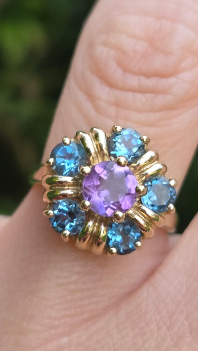 Vintage: 9ct Yellow Gold Amethyst & London Blue Topaz Flower-Head Ring