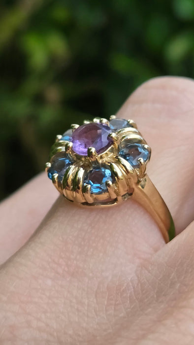 Vintage: 9ct Yellow Gold Amethyst & London Blue Topaz Flower-Head Ring