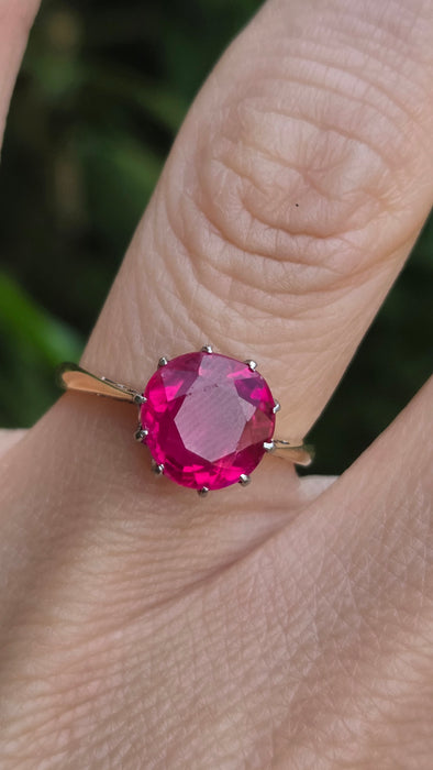 Vintage: 18ct Yellow Gold Ruby Solitaire Ring