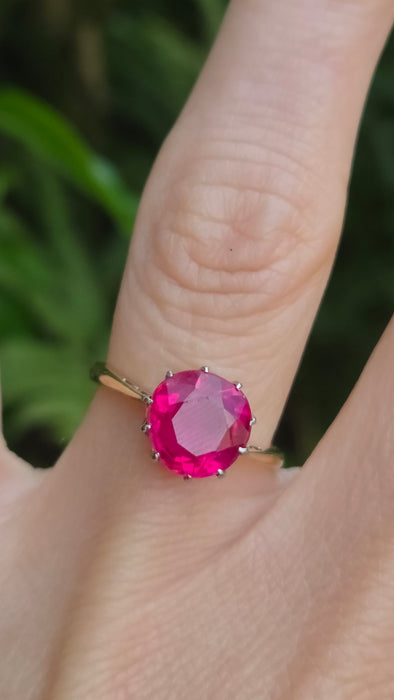 Vintage: 18ct Yellow Gold Ruby Solitaire Ring