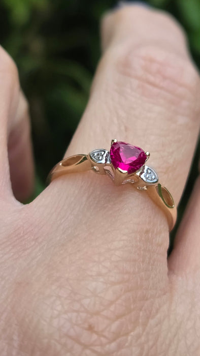 Vintage: 9ct Yellow Gold Ruby & Diamond Heart-Shaped Stacker Ring