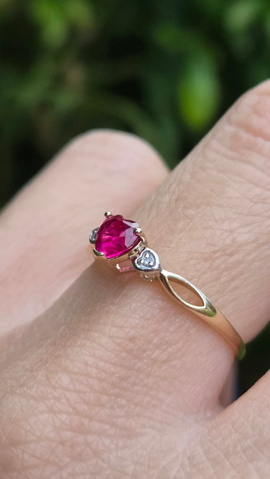 Vintage: 9ct Yellow Gold Ruby & Diamond Heart-Shaped Stacker Ring