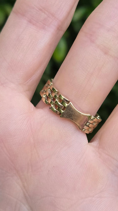 Vintage: 14ct Yellow Gold Australian Opal Chain Ring