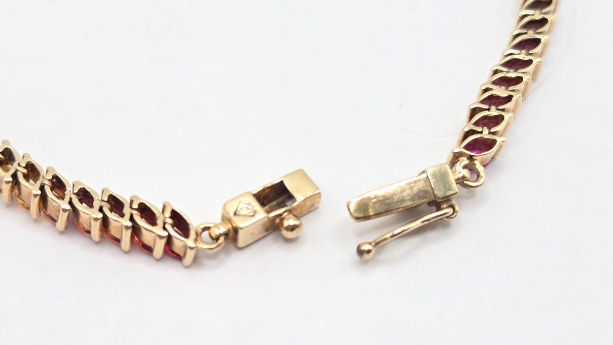 Vintage: 9ct Yellow Gold 65-Sapphire Multi-Coloured Bracelet