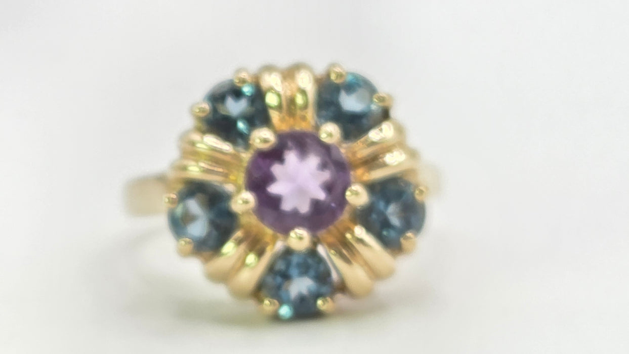 Vintage: 9ct Yellow Gold Amethyst & London Blue Topaz Flower-Head Ring