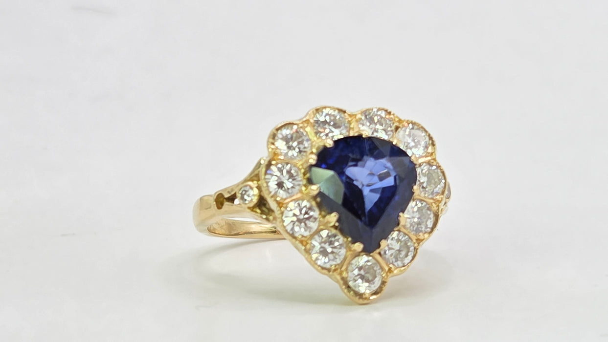 Vintage: 18ct Yellow Gold Sapphire 2.00ct & 11-Diamond 0.55ct Heart-Shaped Halo Ring