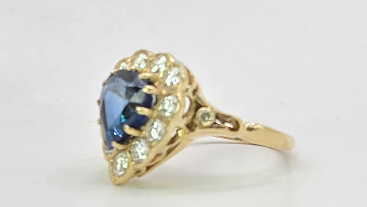 Vintage: 18ct Yellow Gold Sapphire 2.00ct & 11-Diamond 0.55ct Heart-Shaped Halo Ring