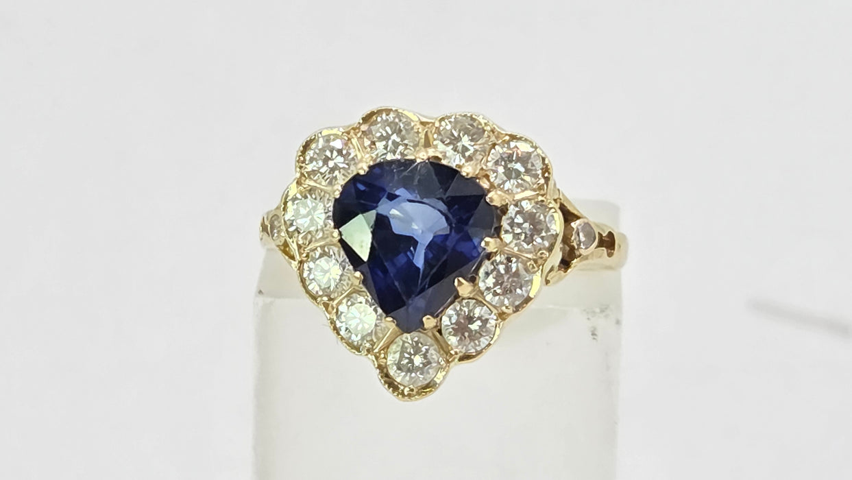 Vintage: 18ct Yellow Gold Sapphire 2.00ct & 11-Diamond 0.55ct Heart-Shaped Halo Ring