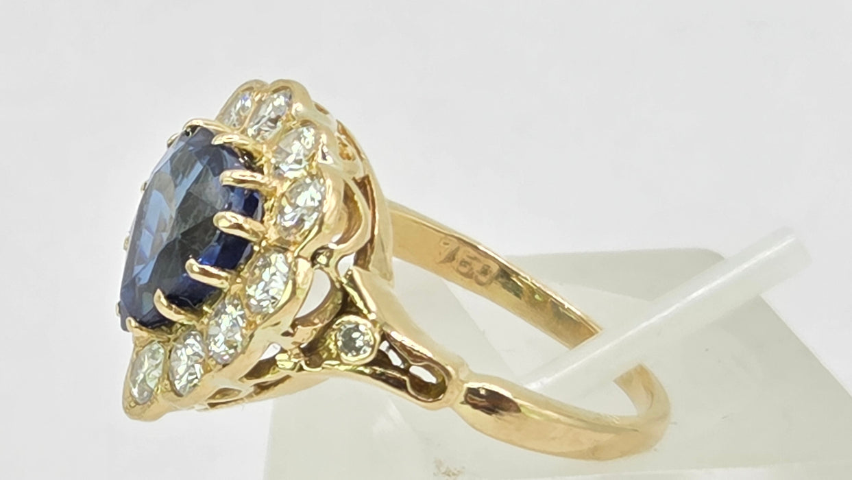 Vintage: 18ct Yellow Gold Sapphire 2.00ct & 11-Diamond 0.55ct Heart-Shaped Halo Ring