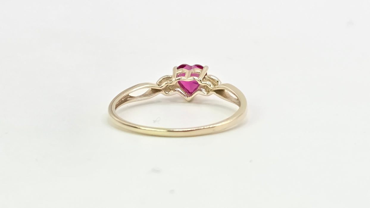 Vintage: 9ct Yellow Gold Ruby & Diamond Heart-Shaped Stacker Ring