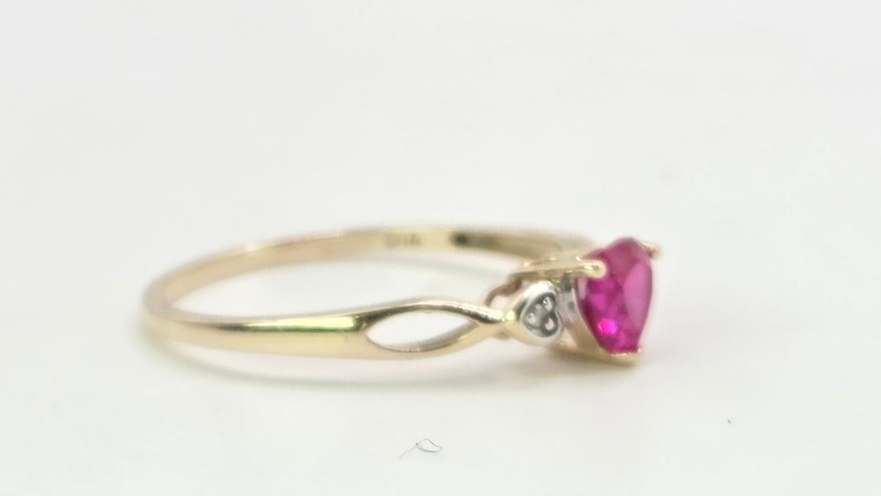Vintage: 9ct Yellow Gold Ruby & Diamond Heart-Shaped Stacker Ring