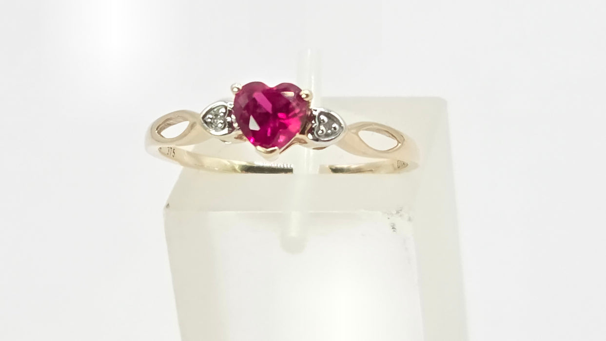 Vintage: 9ct Yellow Gold Ruby & Diamond Heart-Shaped Stacker Ring