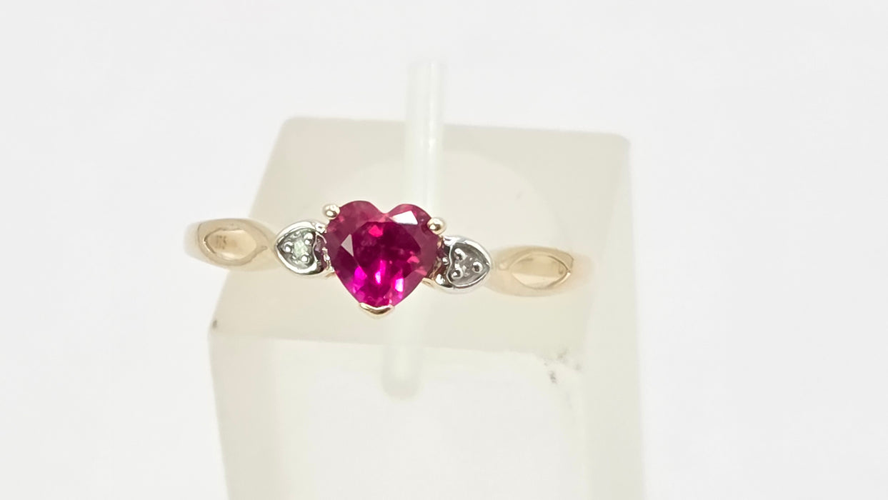 Vintage: 9ct Yellow Gold Ruby & Diamond Heart-Shaped Stacker Ring