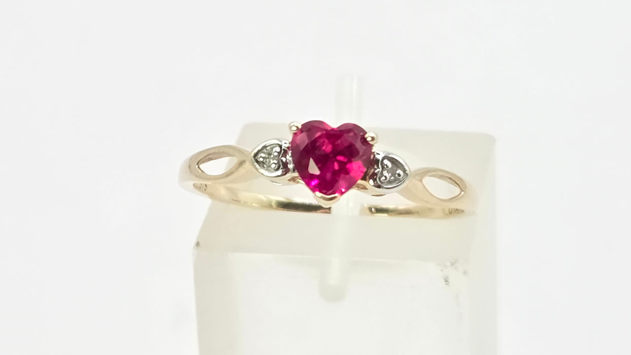 Vintage: 9ct Yellow Gold Ruby & Diamond Heart-Shaped Stacker Ring