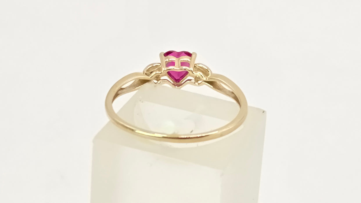 Vintage: 9ct Yellow Gold Ruby & Diamond Heart-Shaped Stacker Ring