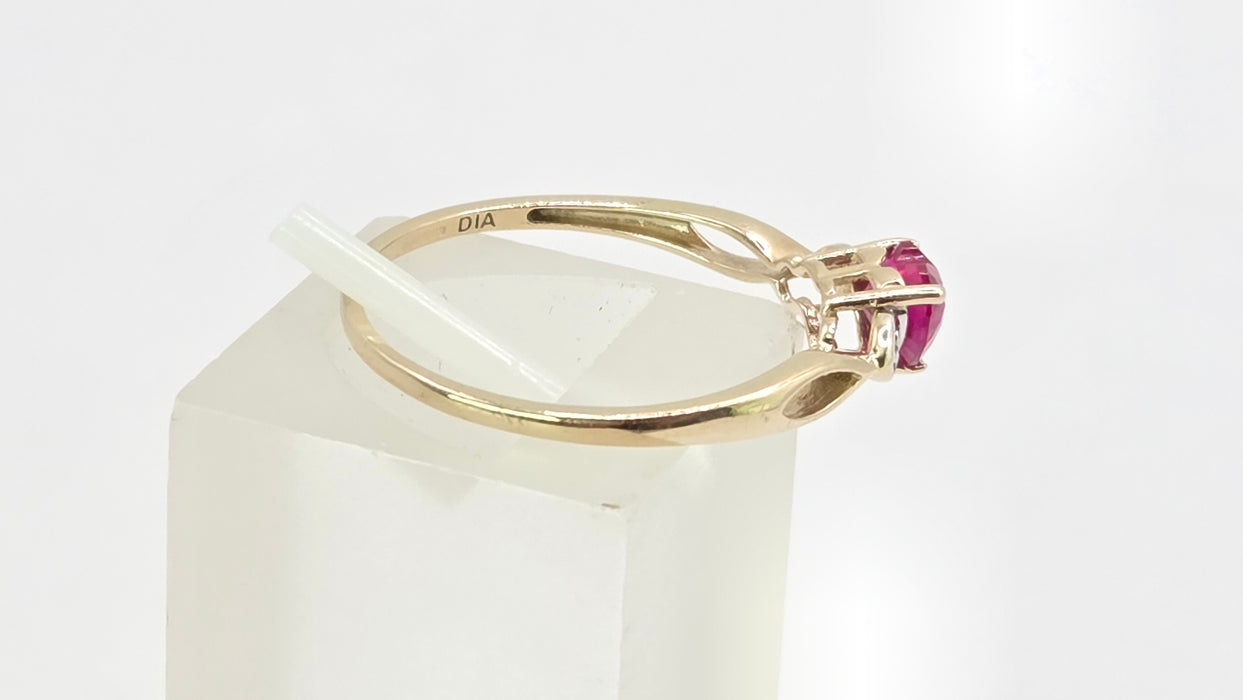 Vintage: 9ct Yellow Gold Ruby & Diamond Heart-Shaped Stacker Ring