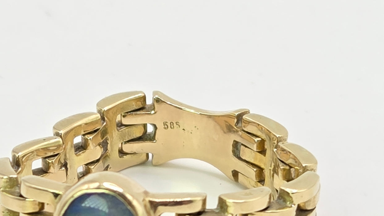 Vintage: 14ct Yellow Gold Australian Opal Chain Ring