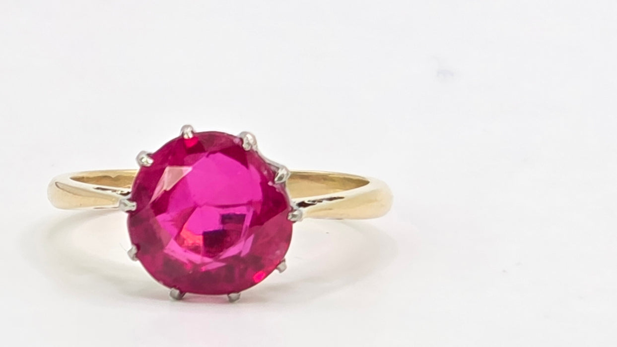Vintage: 18ct Yellow Gold Ruby Solitaire Ring