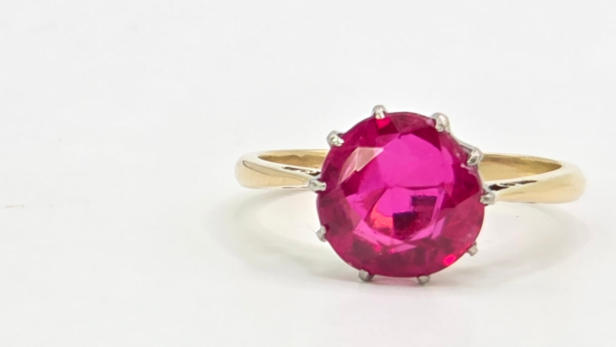 Vintage: 18ct Yellow Gold Ruby Solitaire Ring