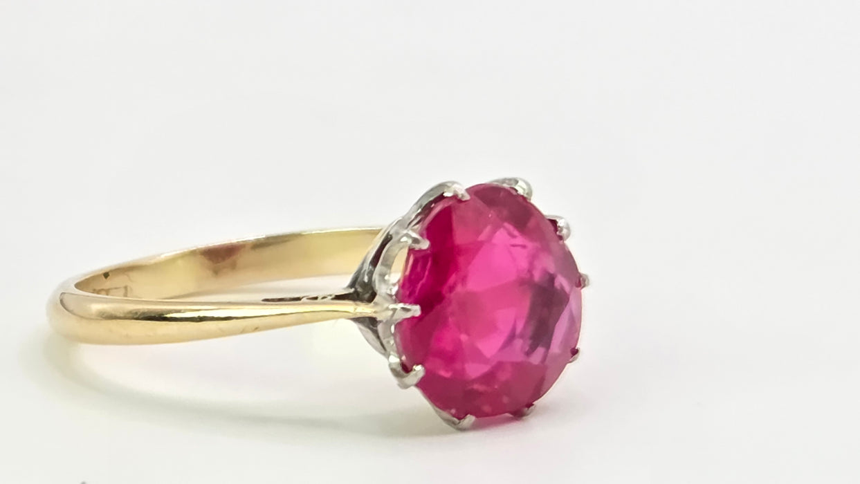 Vintage: 18ct Yellow Gold Ruby Solitaire Ring