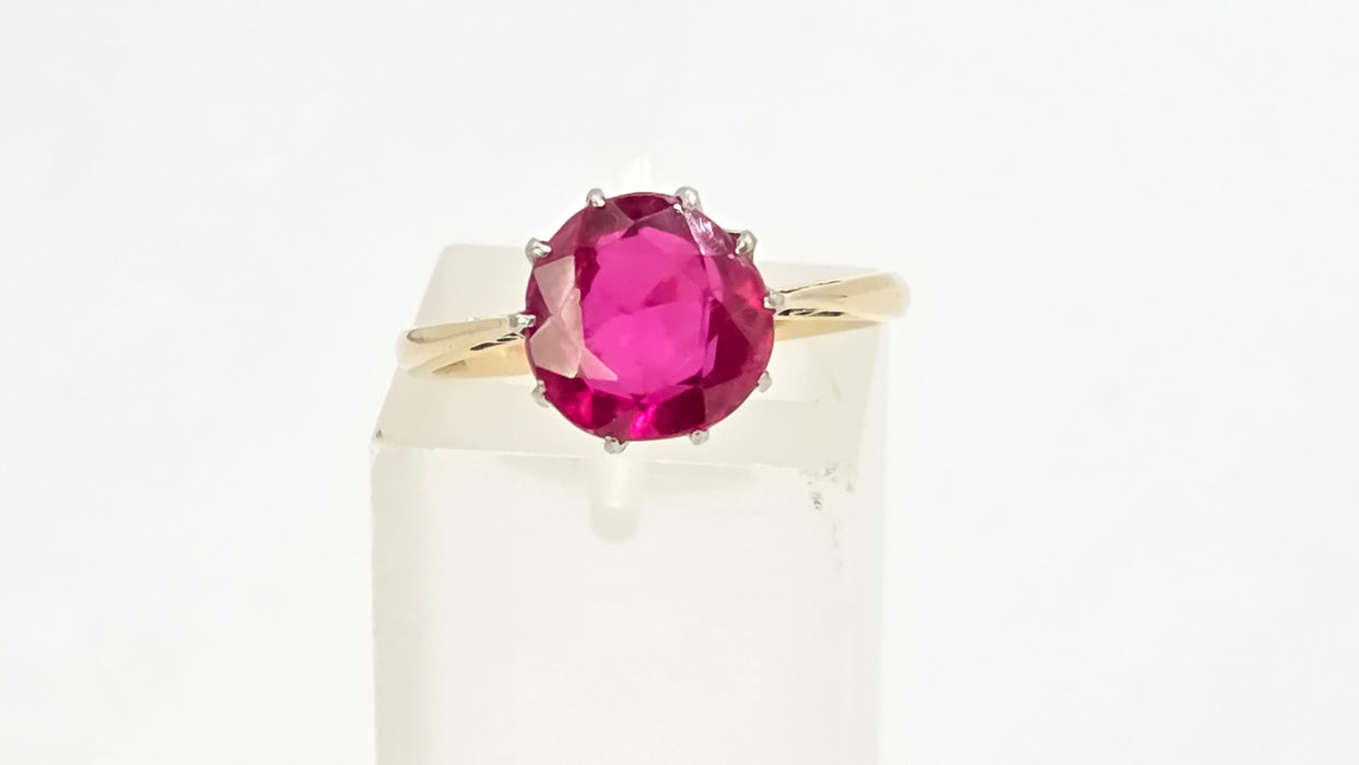 Vintage: 18ct Yellow Gold Ruby Solitaire Ring