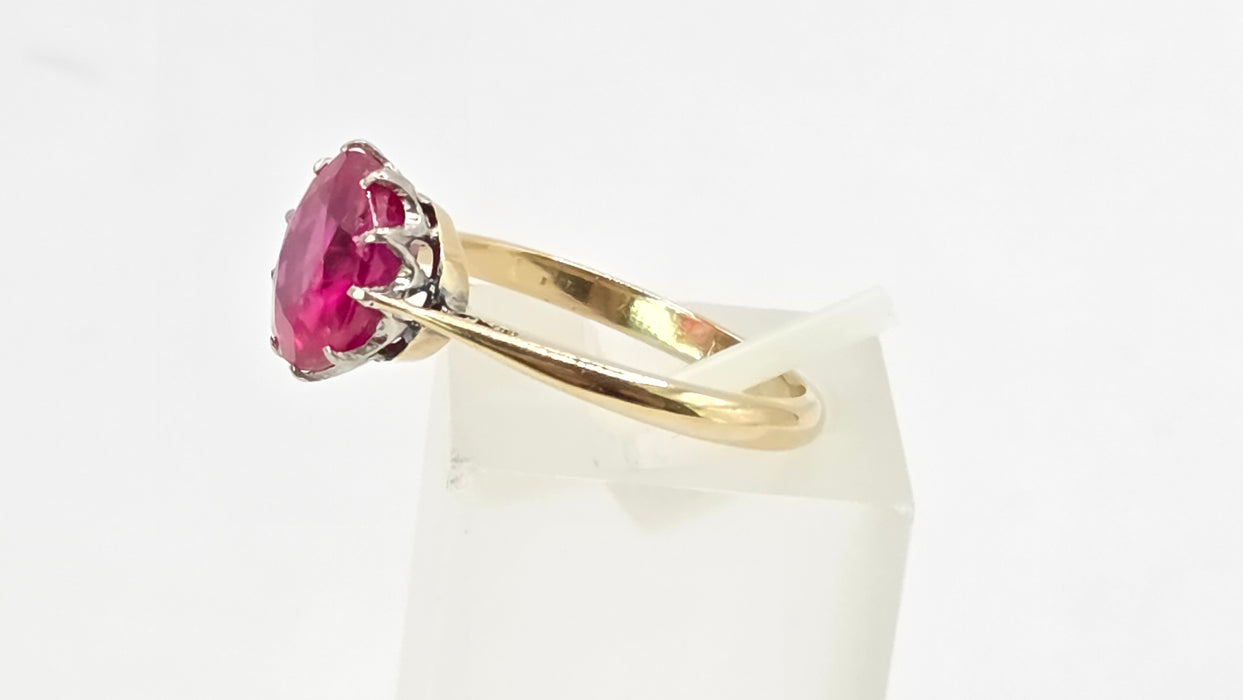 Vintage: 18ct Yellow Gold Ruby Solitaire Ring