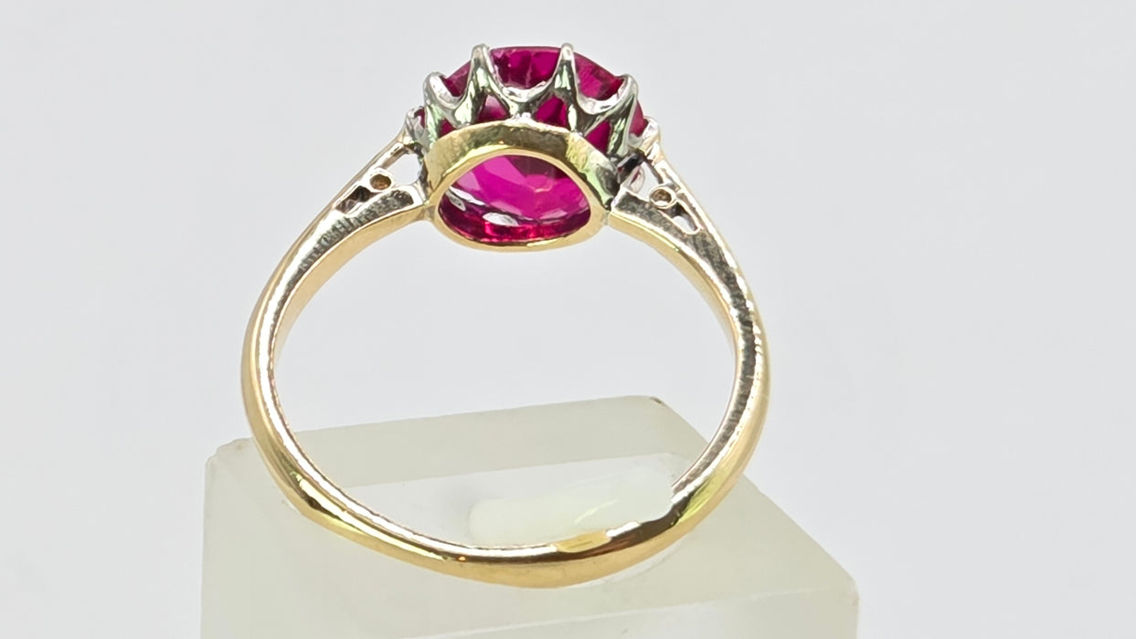 Vintage: 18ct Yellow Gold Ruby Solitaire Ring