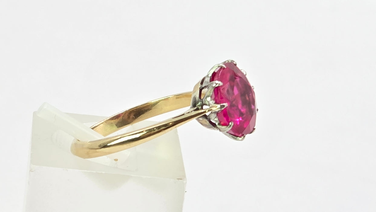 Vintage: 18ct Yellow Gold Ruby Solitaire Ring