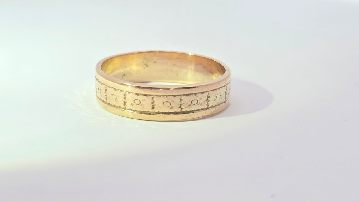 Vintage: 9ct Yellow Gold Decorative Wedding Band — From 1963