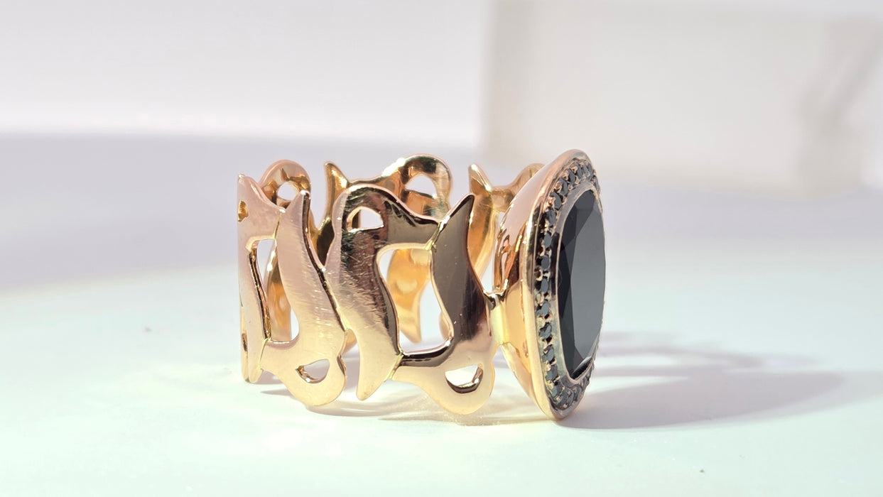 Vintage: 18ct Yellow Gold Modern Abstract Black Onyx & Black Diamond Cocktail Ring