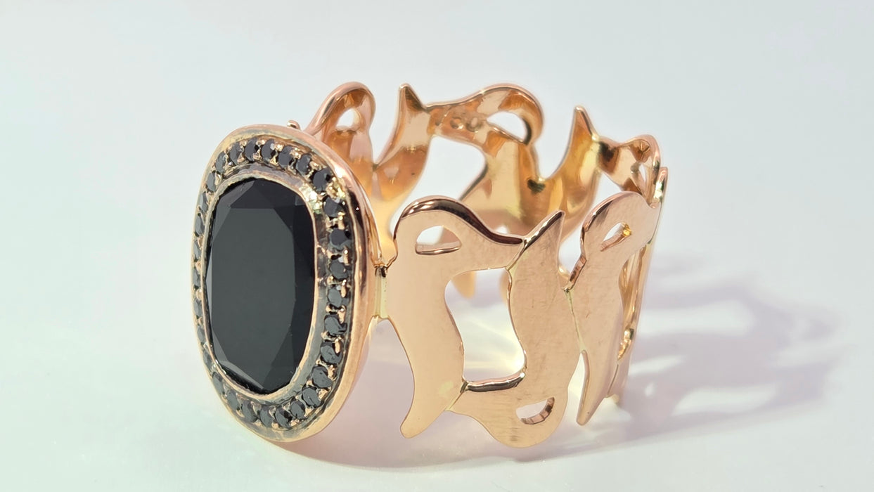 Vintage: 18ct Yellow Gold Modern Abstract Black Onyx & Black Diamond Cocktail Ring