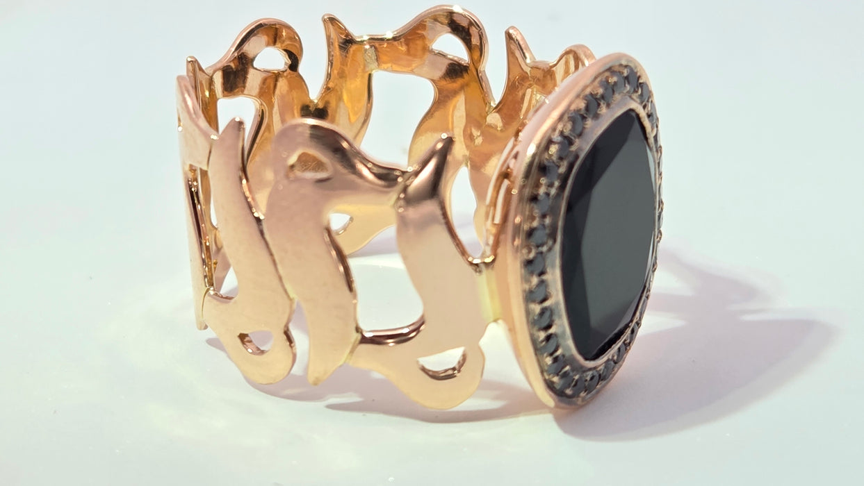 Vintage: 18ct Yellow Gold Modern Abstract Black Onyx & Black Diamond Cocktail Ring