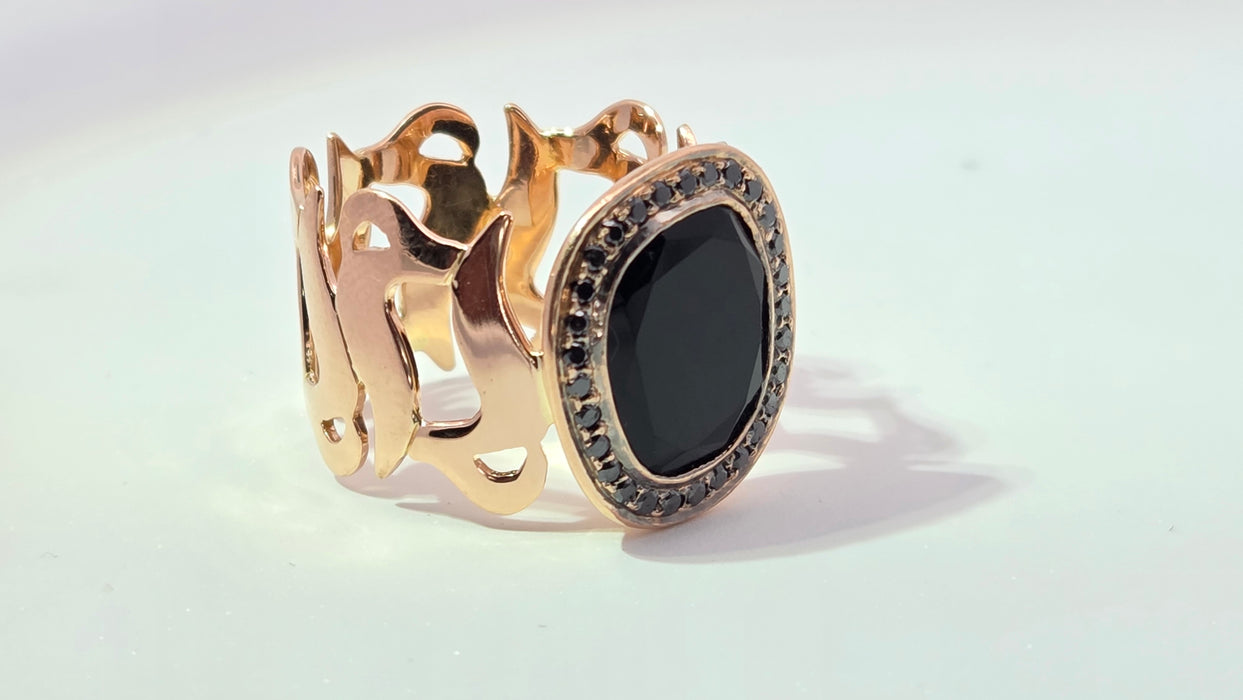 Vintage: 18ct Yellow Gold Modern Abstract Black Onyx & Black Diamond Cocktail Ring