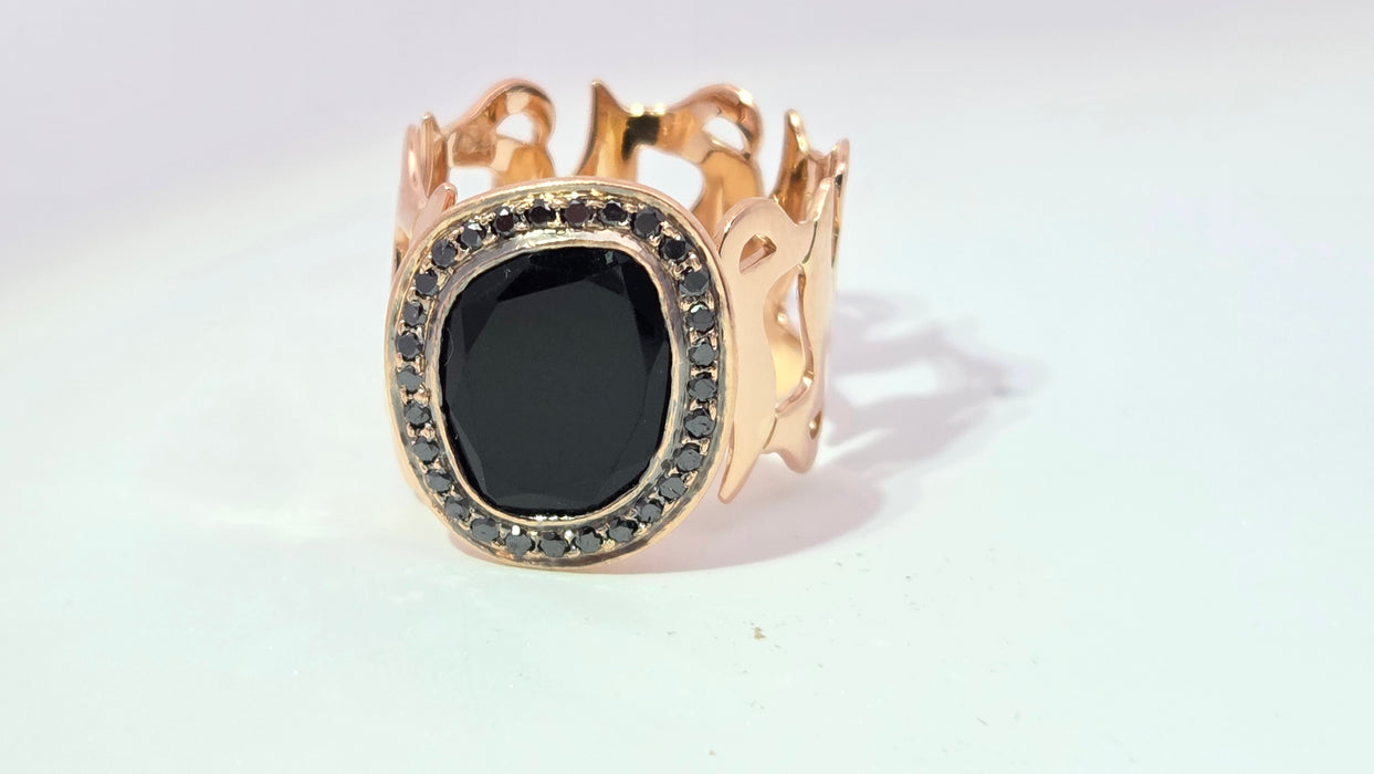 Vintage: 18ct Yellow Gold Modern Abstract Black Onyx & Black Diamond Cocktail Ring