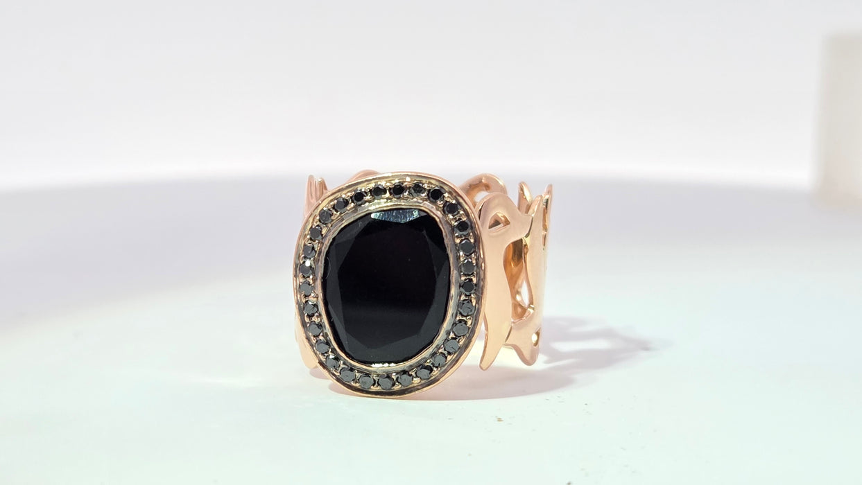 Vintage: 18ct Yellow Gold Modern Abstract Black Onyx & Black Diamond Cocktail Ring