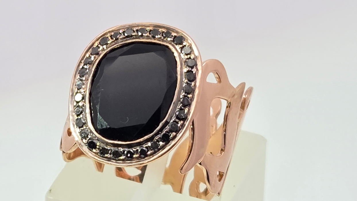 Vintage: 18ct Yellow Gold Modern Abstract Black Onyx & Black Diamond Cocktail Ring