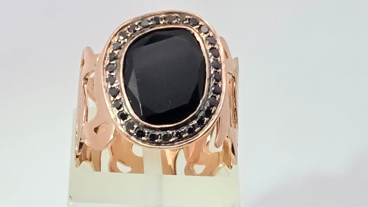 Vintage: 18ct Yellow Gold Modern Abstract Black Onyx & Black Diamond Cocktail Ring