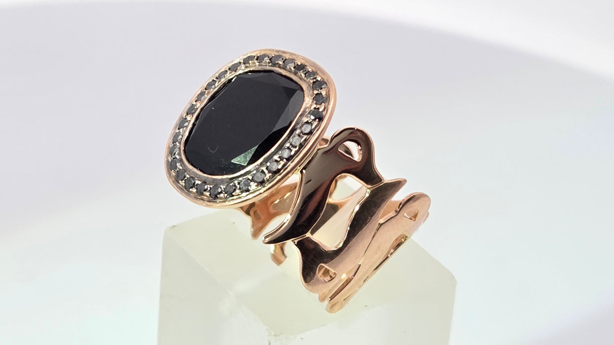 Vintage: 18ct Yellow Gold Modern Abstract Black Onyx & Black Diamond Cocktail Ring