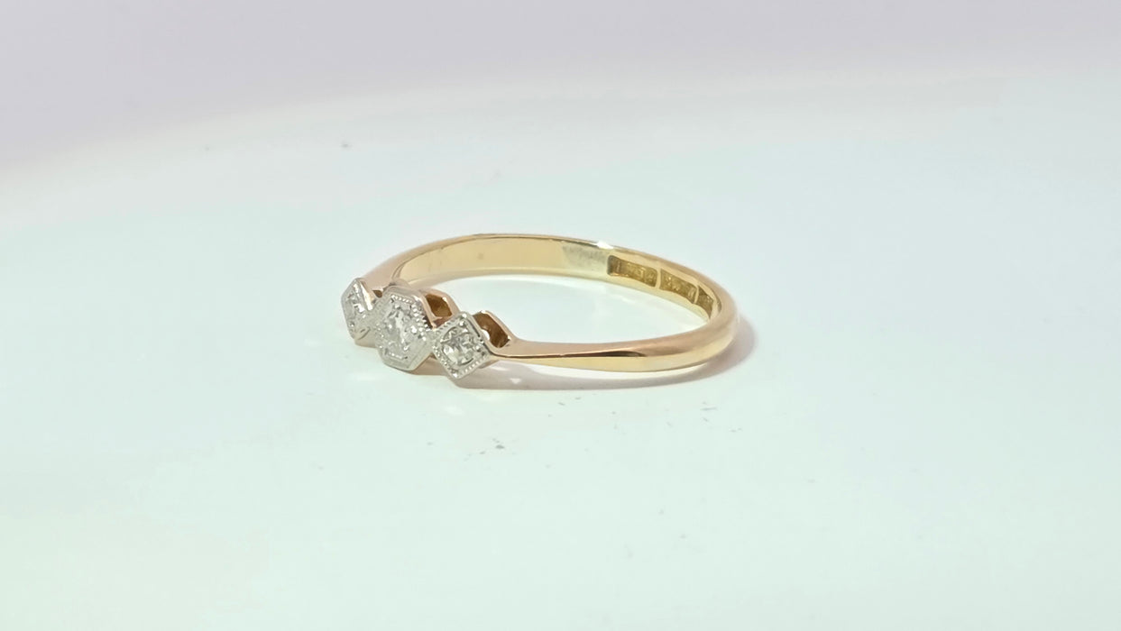Vintage: 18ct Yellow Gold & Platinum Art Deco Diamond Trilogy Ring